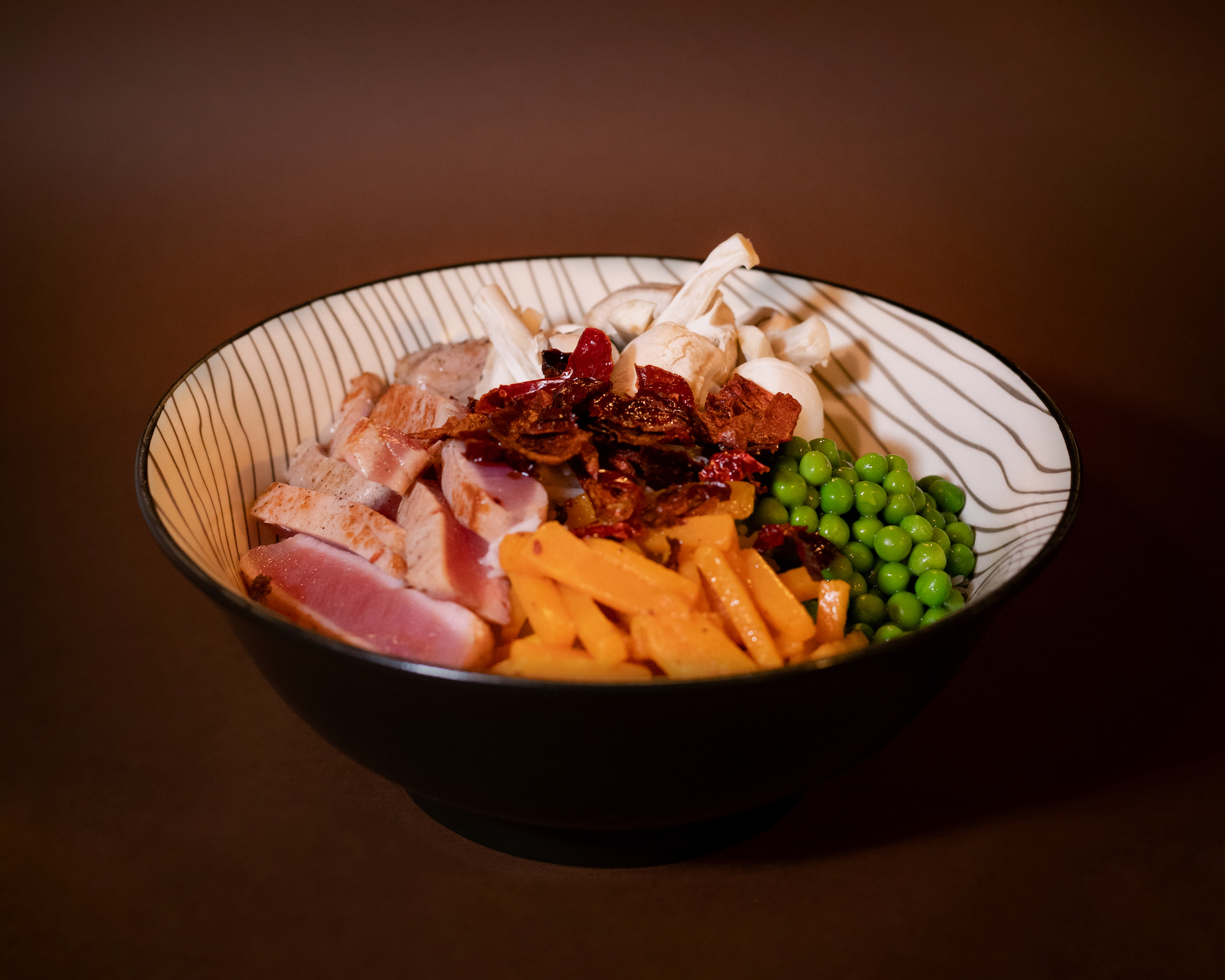 Pokè con salmone e Peperoni di Senise IGP